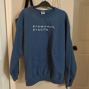 Gildan Women's Blue Sweatshirt